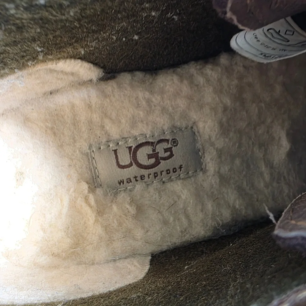 UGG Cecile Duck Boots Brown Waterproof Leather Shearling Women 10 Excellent